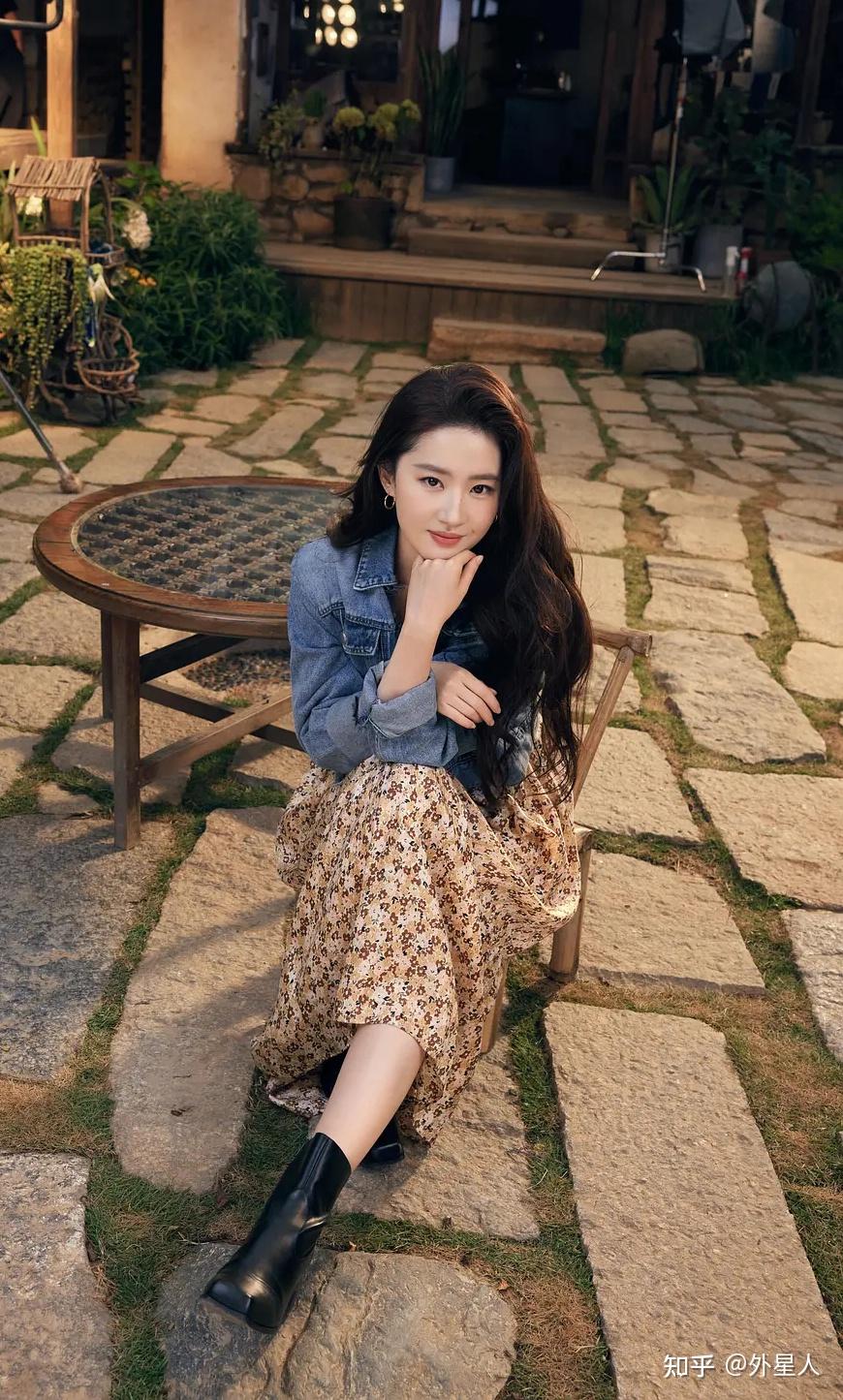 刘亦菲,李现《去有风的地方》开播!