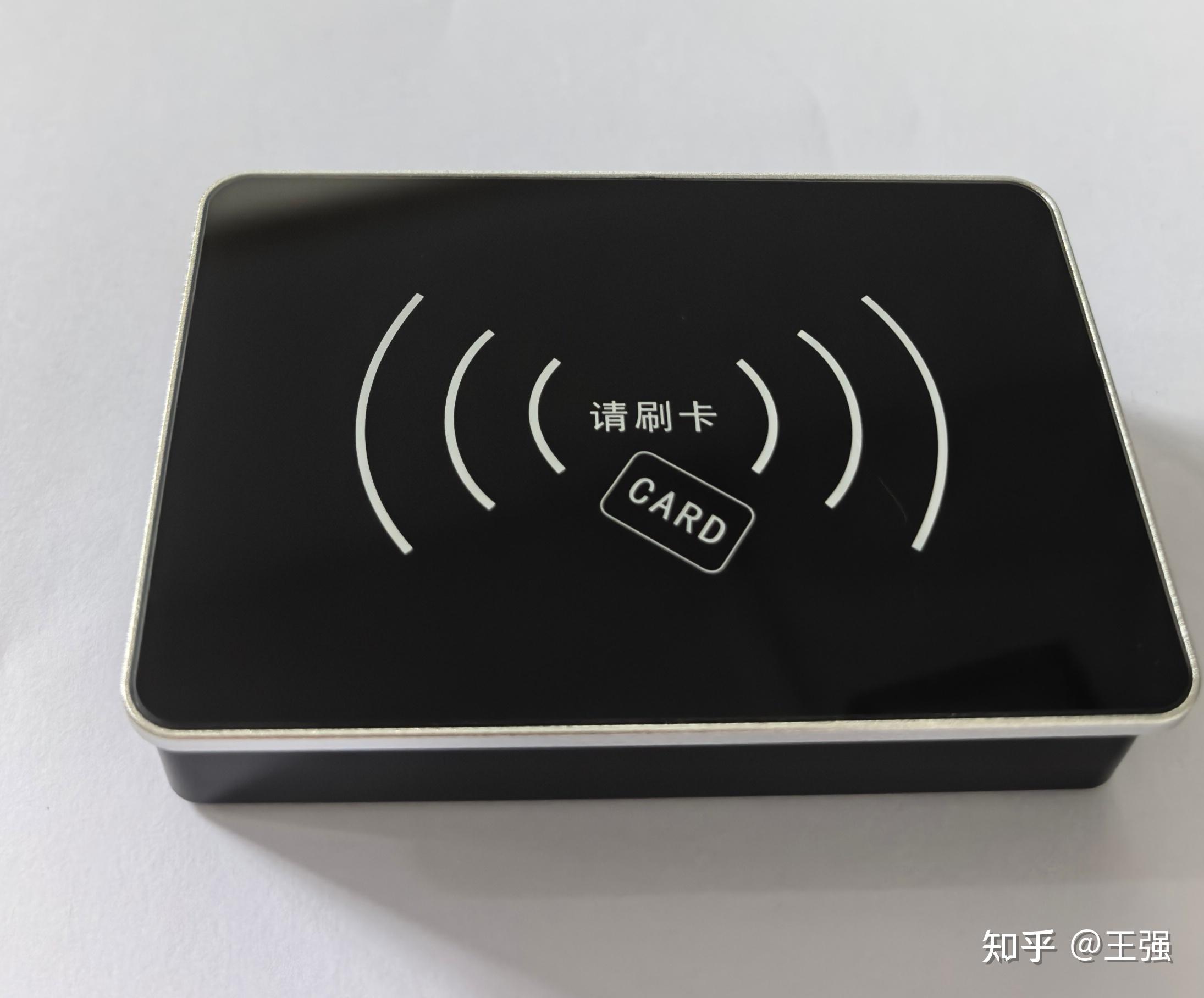 小巧却功能强大的嵌入式安装 NFC/RFID 读卡器,不仅兼容多种协议卡片,还能广泛应用于门禁、梯控、考勤等多种场景,确保了高度的安全性和稳定 ...