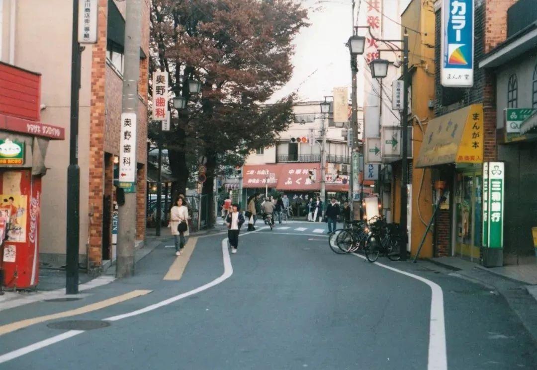 在繁华都市里,感受旧时东京的昭和风情