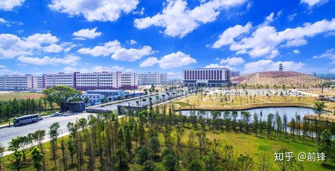 另一个就是大学城的建设了,共有南昌大学科学技术学院,江西财经大学