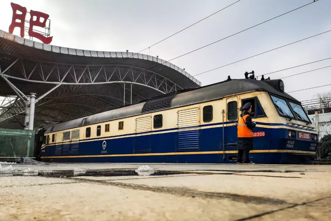 k5668次列车采用25t车底和25k车底这些车虽然现在采用和"绿皮车"(25b