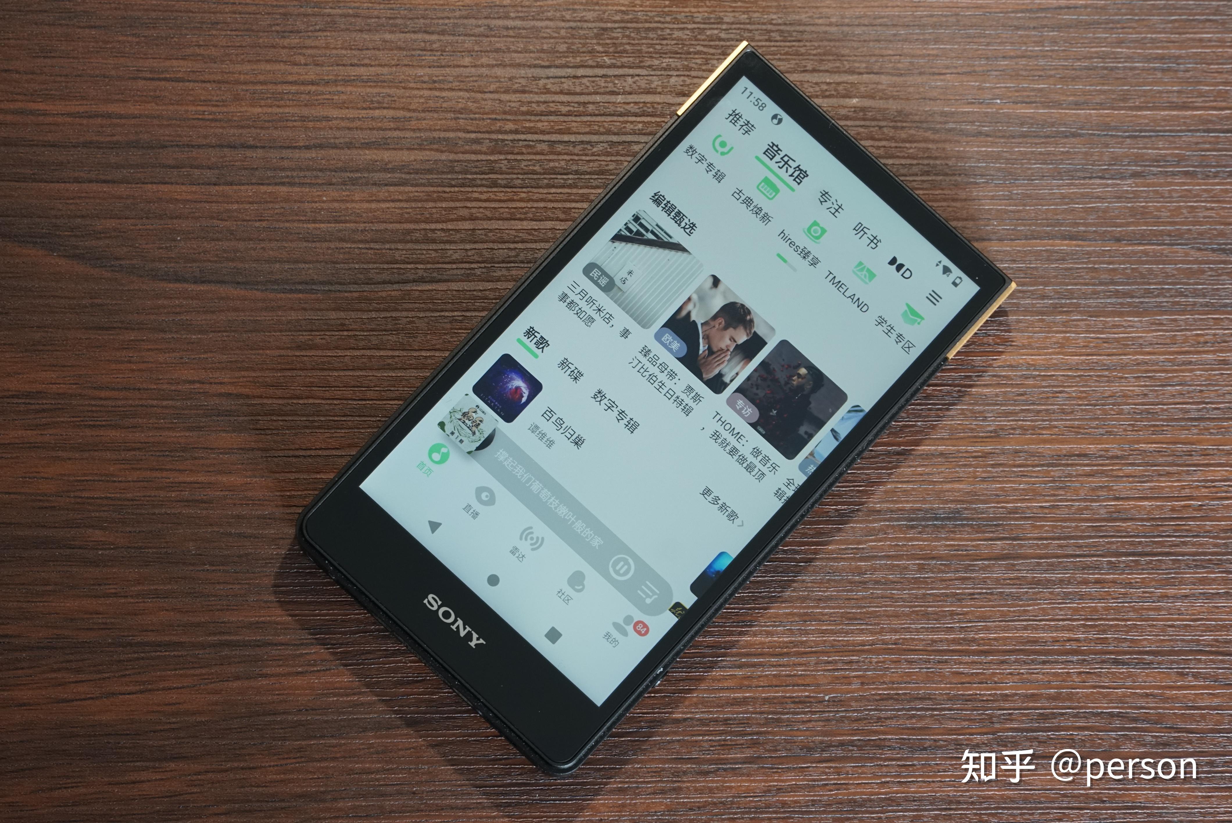 另外,如果你细看索尼zx100(2015年),zx300(2017),zx500(2019年),再到