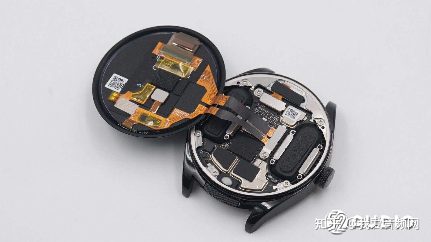 打开表盘背面盖板,内部结构一览.