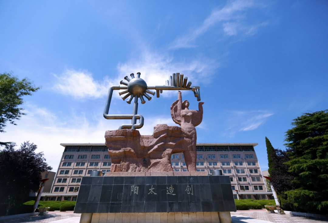东营的石油大学校园里的雕塑黄河入海口东营市位于黄河入海口,但不是