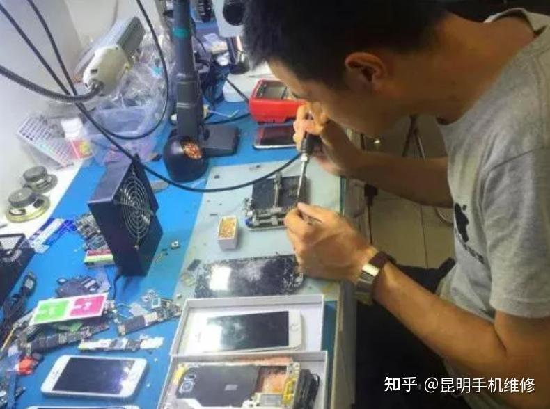 iPhone手机进水了怎么办?五个步骤教你救回不开机的苹果手机 - 知乎