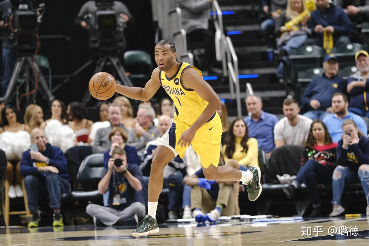 数据方面除了沃伦的出色表现外,步行者这边阿龙·霍勒迪36分钟12投7中