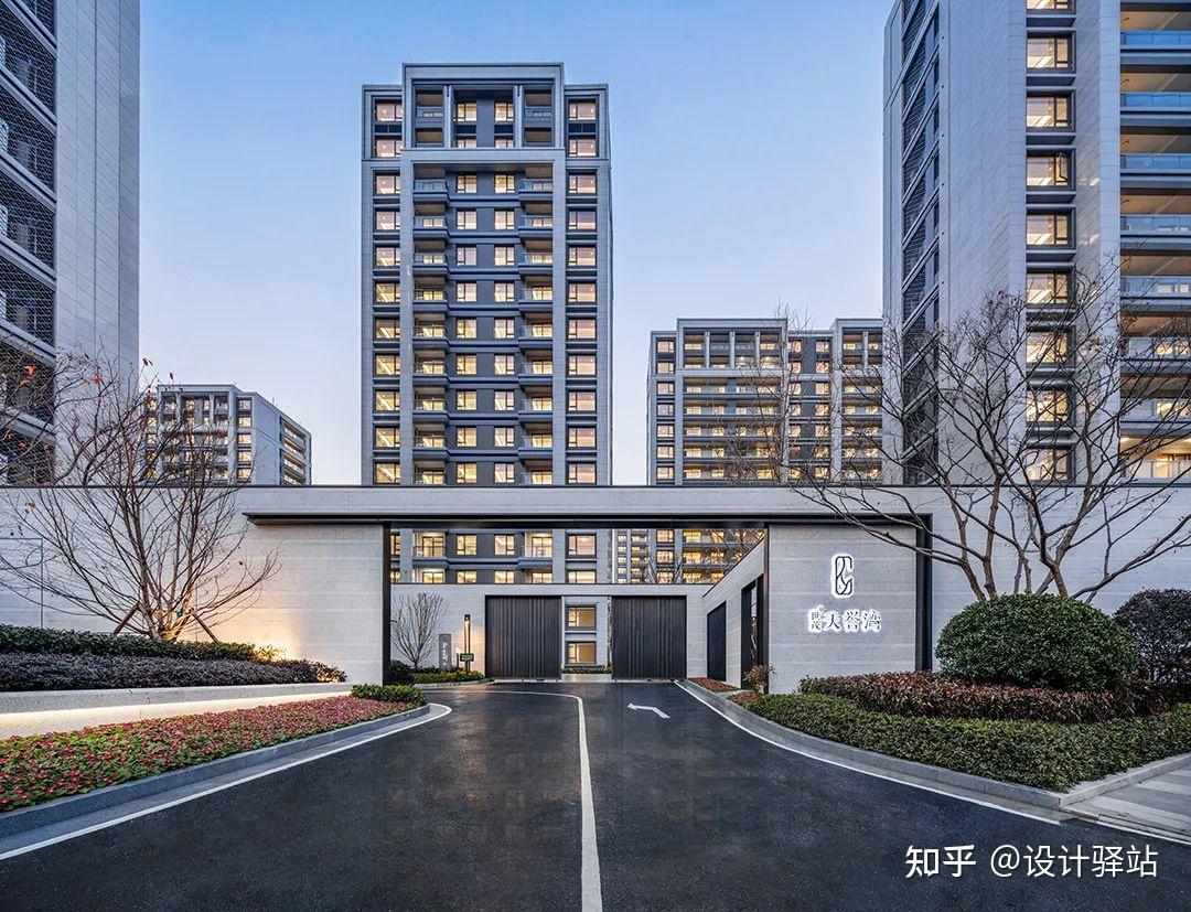 建筑设计 | 上海齐越建筑设计有限公司人行入口避开正向面对城市道路