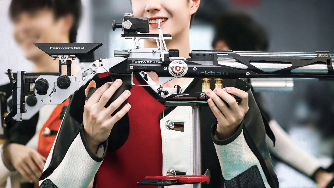 王一博天天向上壁纸忍不住发出尖叫并喊上一百句哥哥好帅