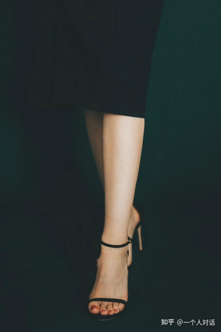 古力娜扎美腿玉足明星壁纸生图