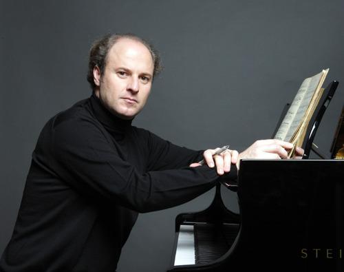 德国法兰克福音乐学院 奥利弗·克恩(oliver kern)教授 钢琴系主任