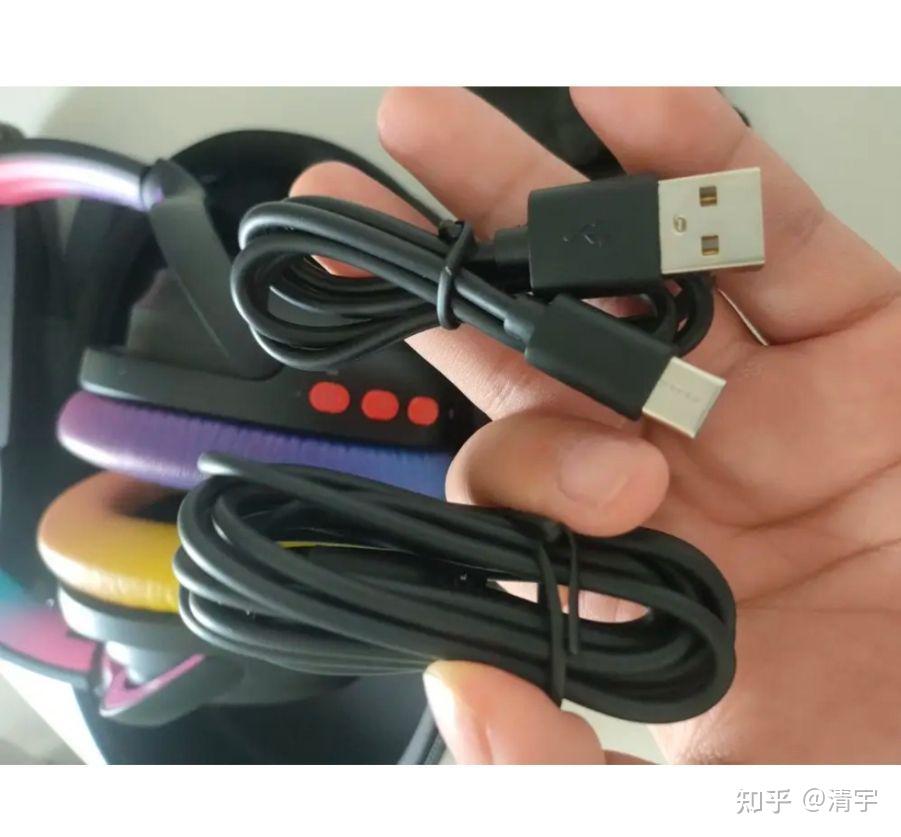 蓝牙耳机佩戴教程图解 v2-fd5c9b41256af51f9cc5cf7df5fefca5_r.jpg