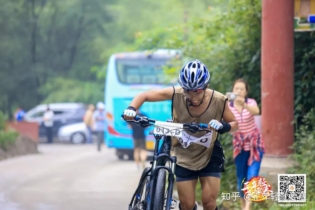 都遇到了生理和心理的雙重挑戰,但是既然選擇了遠方,便只顧風雨兼程