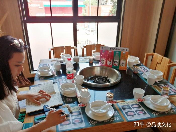 销路好受众多今夏最火爆的饮品还是鲁白白小香槟