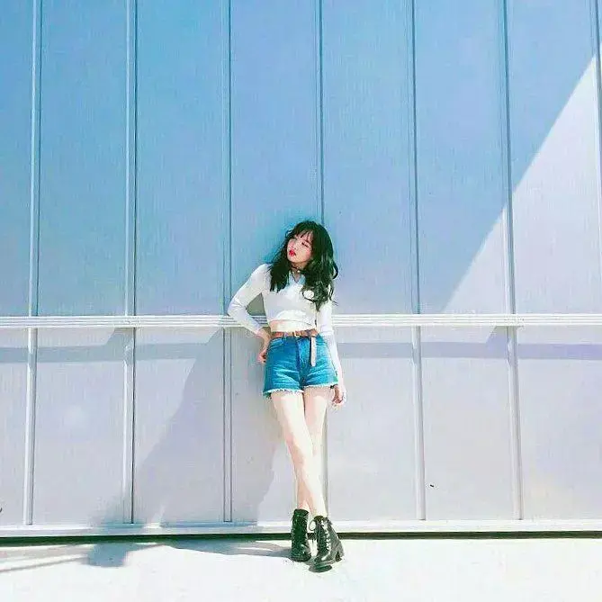 拍照如何摆姿势小学生 v2-fde38aad4aa25c575558a3d1b652ed85_r.jpg