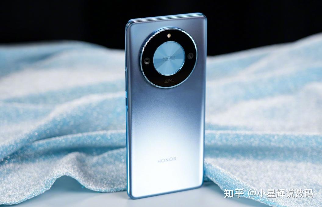 给长辈买手机也别跟风,预算1500以内,这五款更有性价比,别买错