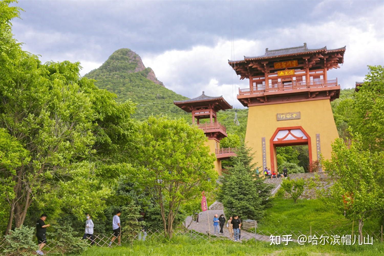 当然是一眼就心旷神怡的帽儿山啦! - 知乎