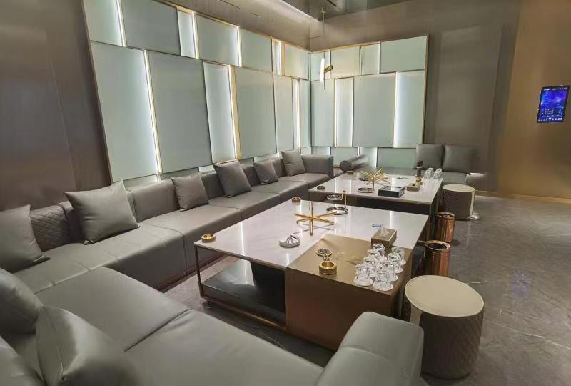 今天给大家推荐一家可以包间里蹦迪的高档商务ktv,这家开在曲江w酒店