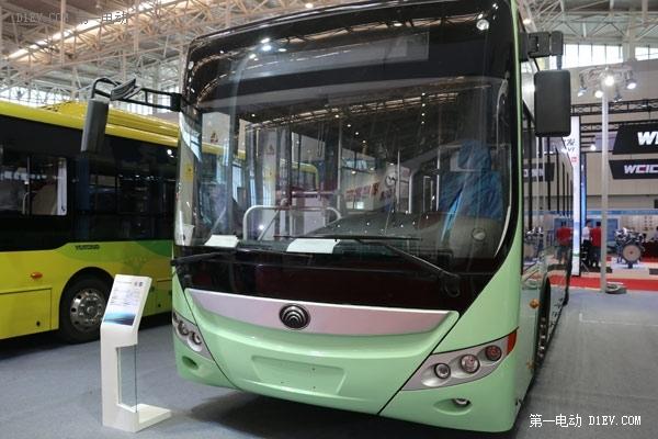 9月11日,宇通携e10公交版,e10团体版和e8mini3辆纯电动车型亮相2015