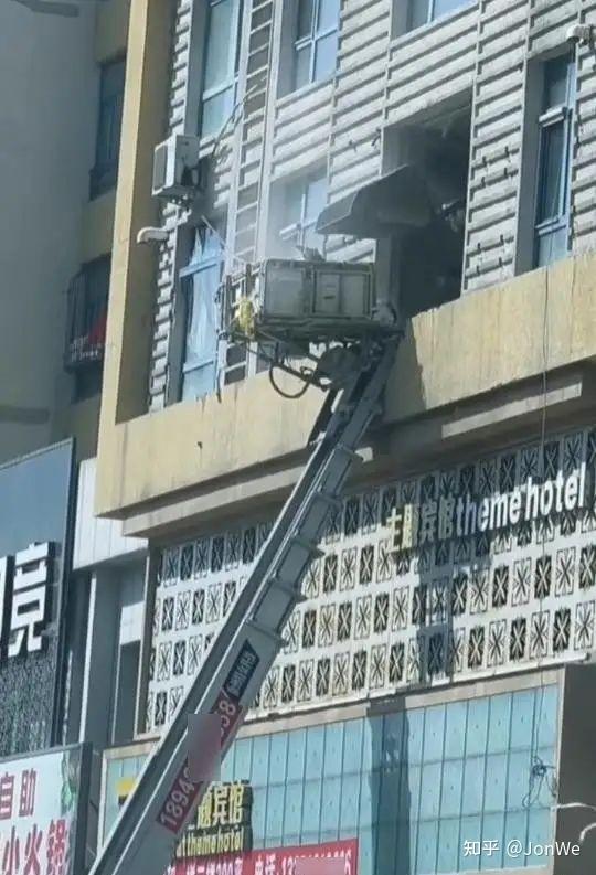 私拆承重墙，墙体裂到21层造成损失1.6亿，谁该担责？如何解决？