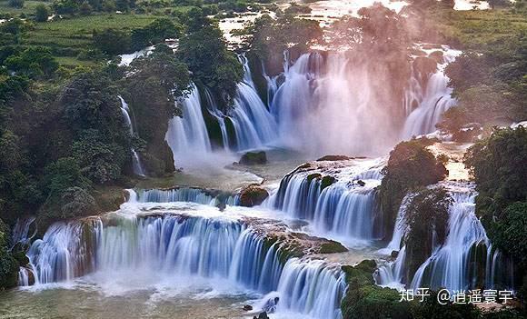 双调·水仙子·重观瀑布(【元】乔吉)