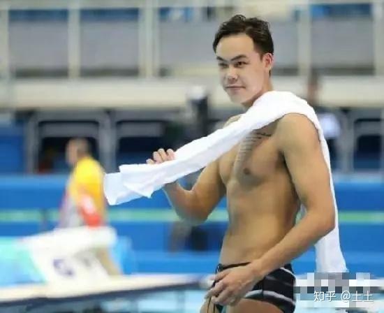 宁泽涛26岁生日宣布退役这个纹身小哥哥可能是中国泳坛下一个希望