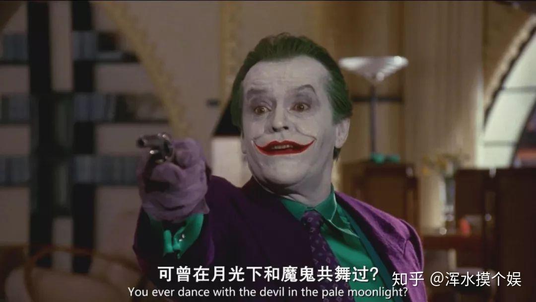 1966年,小丑出现在电视剧《蝙蝠侠》中,由恺撒·罗摩洛扮演;1966年