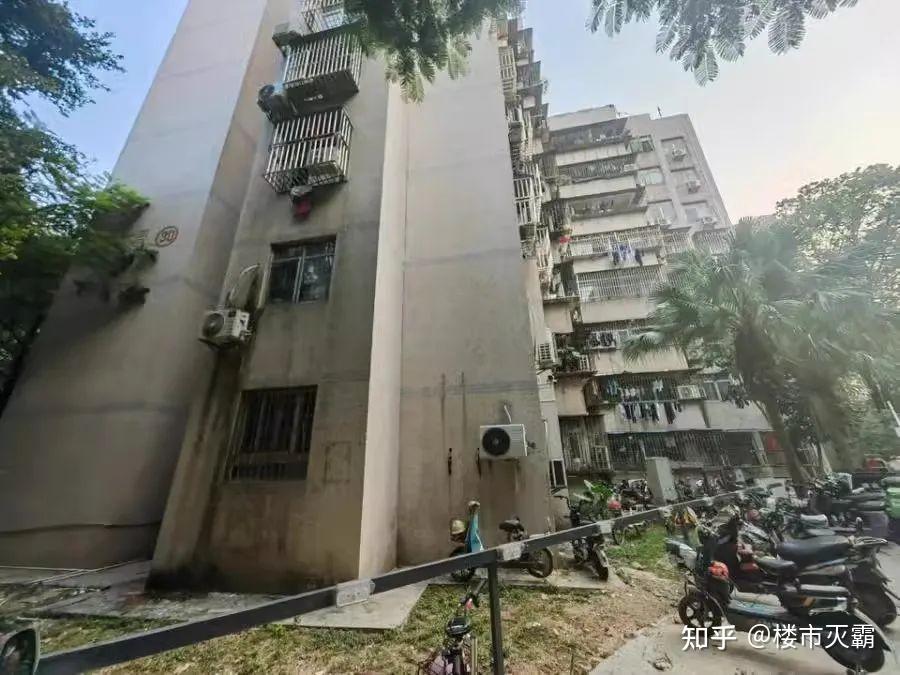 最高跌了74.7%!深圳跌幅最惨的10大楼盘…… - 知乎