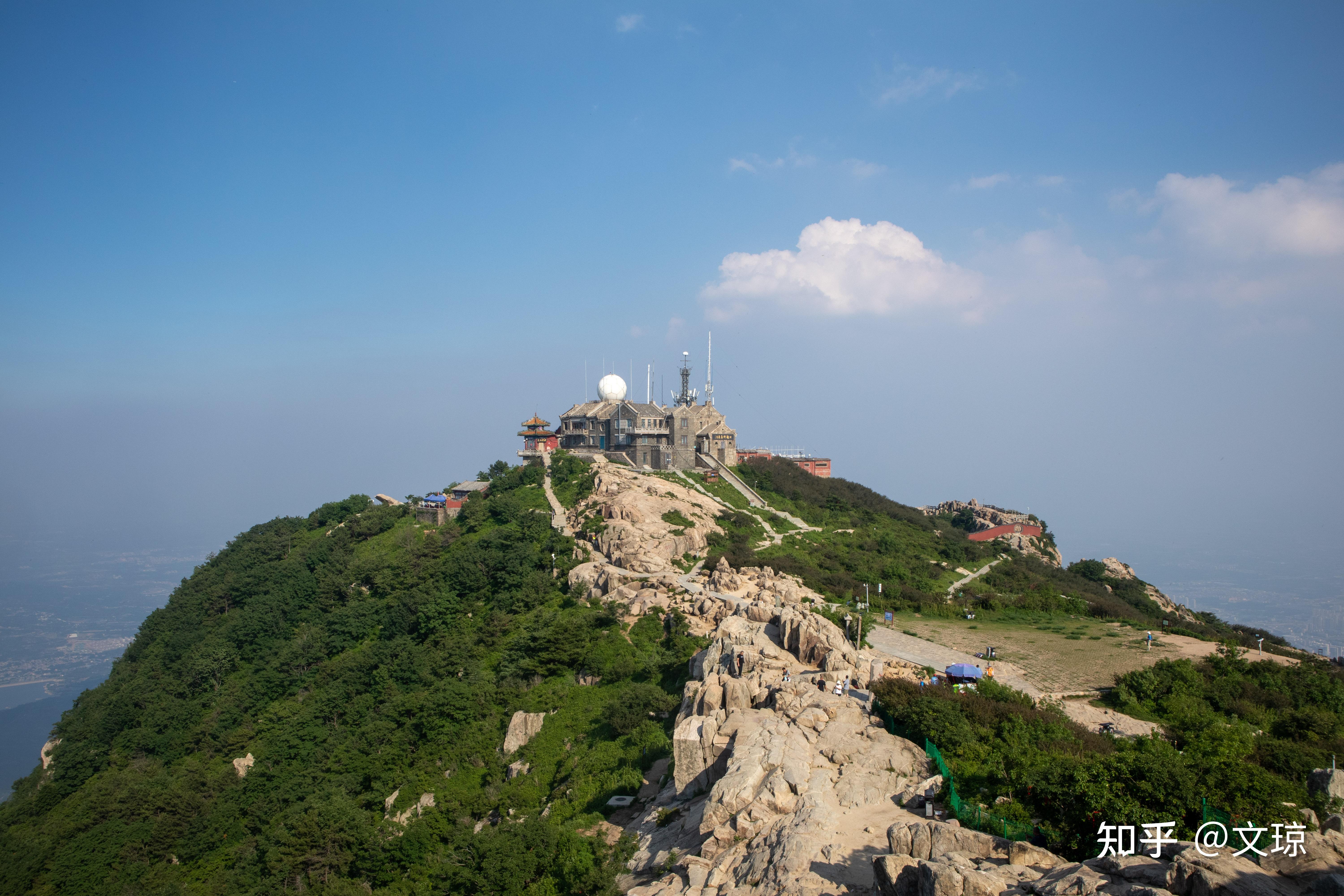 1,红门,孔子登临处,第一山,一天门这几个景点是紧挨着的,位于泰山红门
