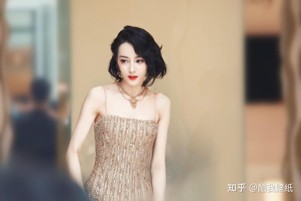迪丽热巴活动生图,名利场中的金色玫瑰,是心动的感觉 - 知乎