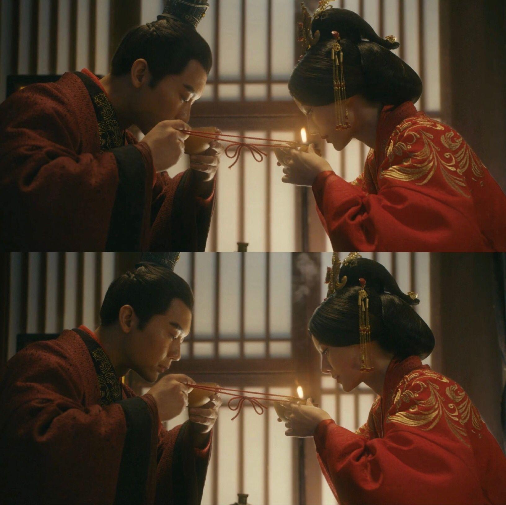 古时夫妻结婚仪式中把一个匏瓜剖成两个瓢,而又以线连柄,新郎新娘各拿