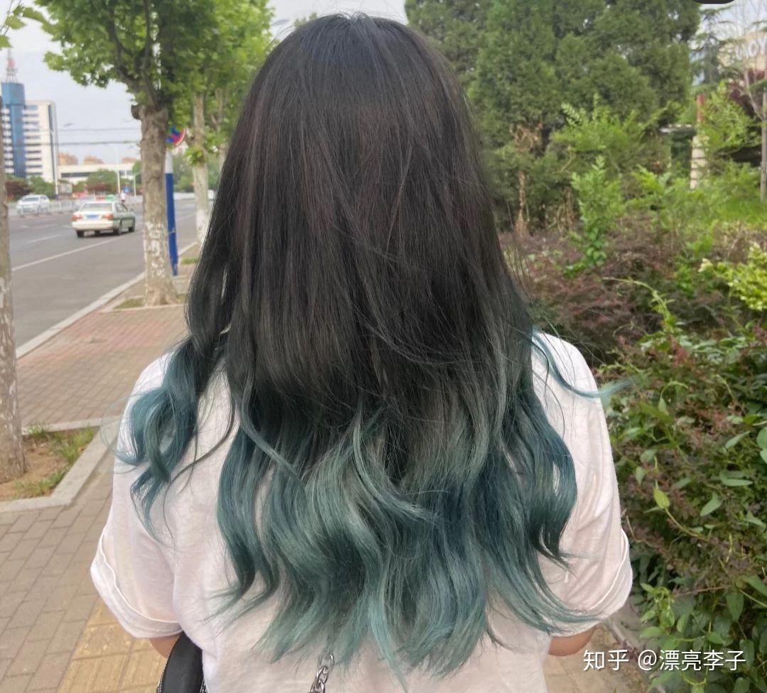 自己怎么染发不伤头发 v2-ff90299f2c9283314bcbdbc725630f73_r.jpg