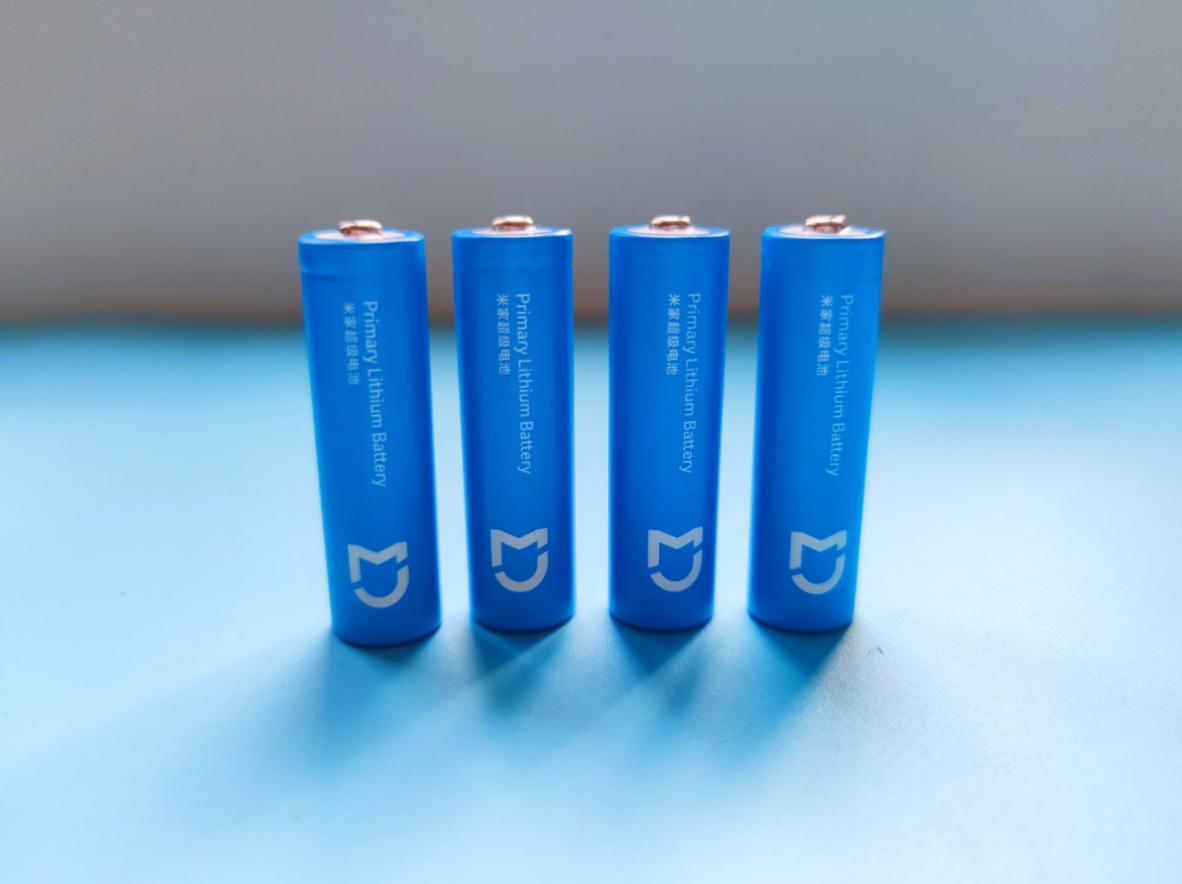 虽然没有像采用电池那样五颜六色,却是依然好看.