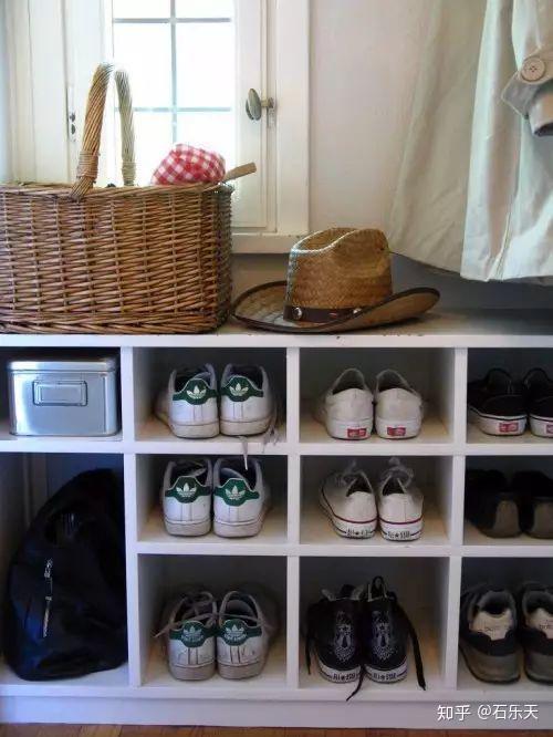 好看的墙上挂衣架 v2-ffaacbec14925860e7545419e973e88e_r.jpg