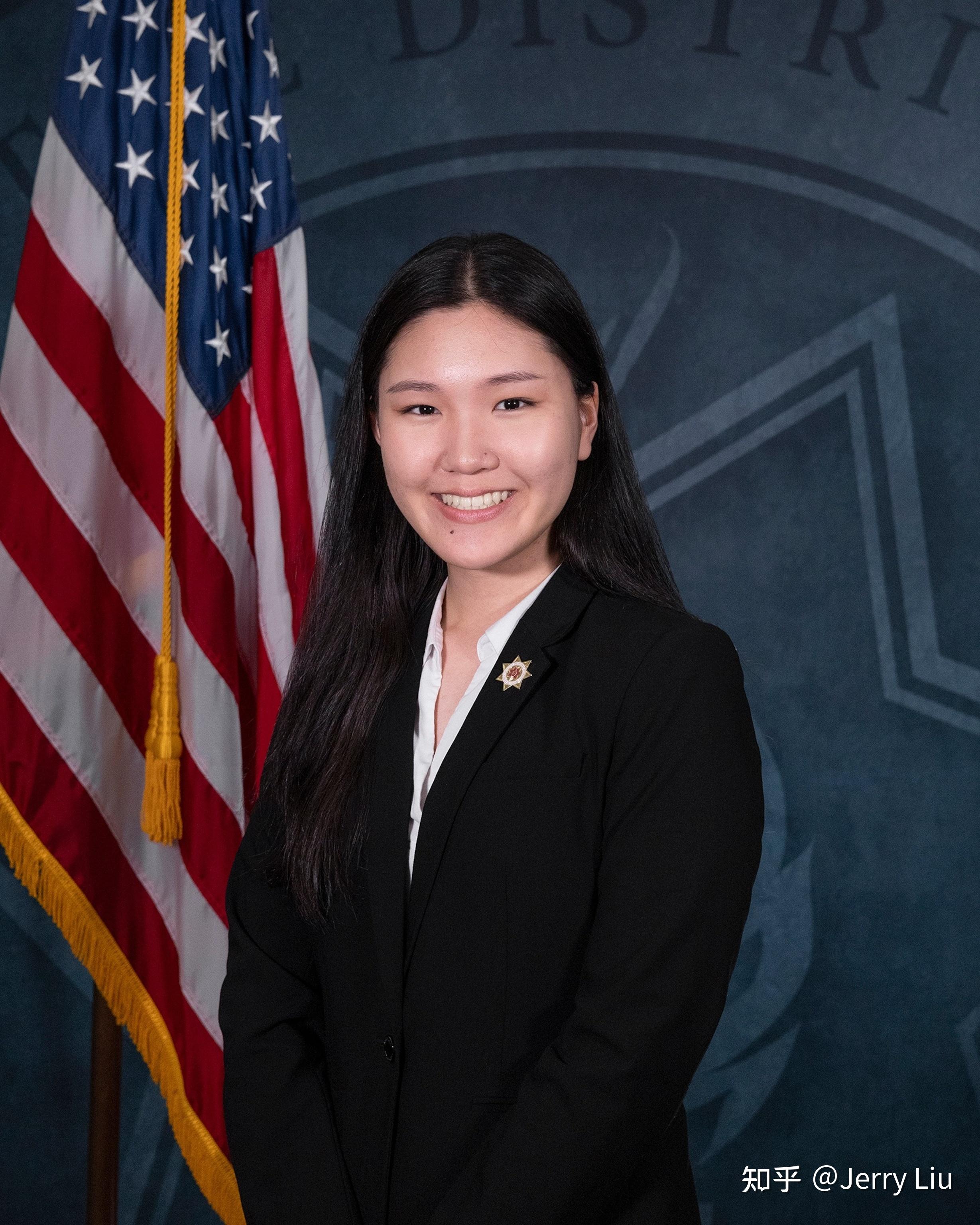 17岁就通过美国律师资格考试?哥哥一年前一样