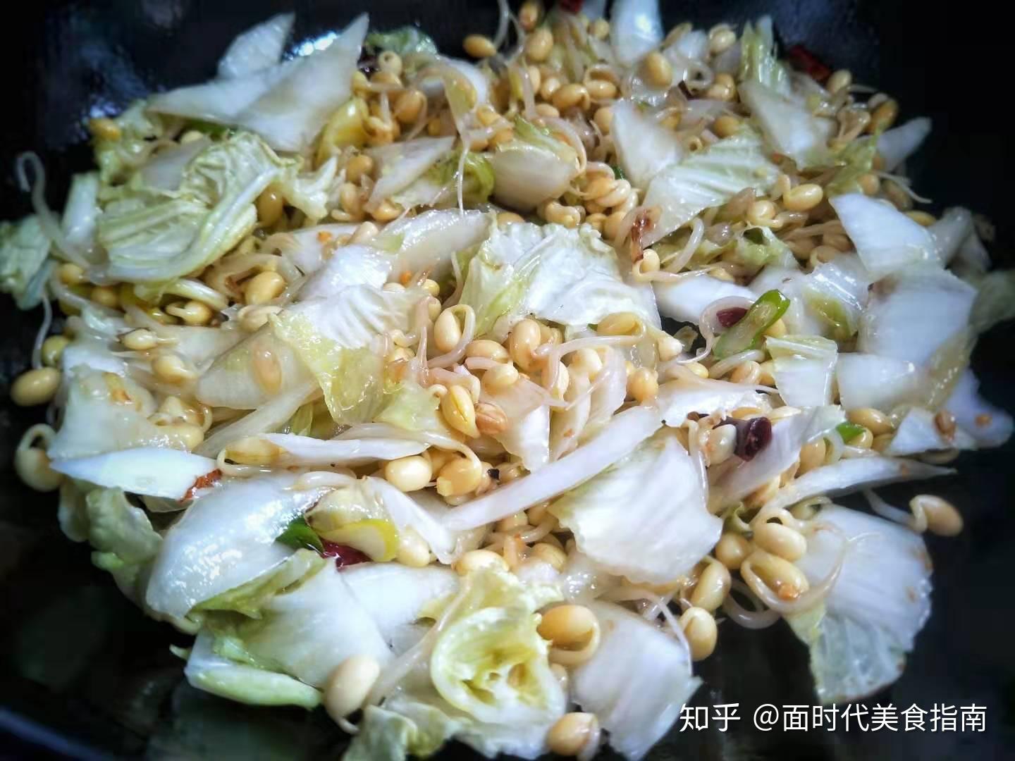 10,简单快手,营养又美味的白菜炒豆芽就做好啦.