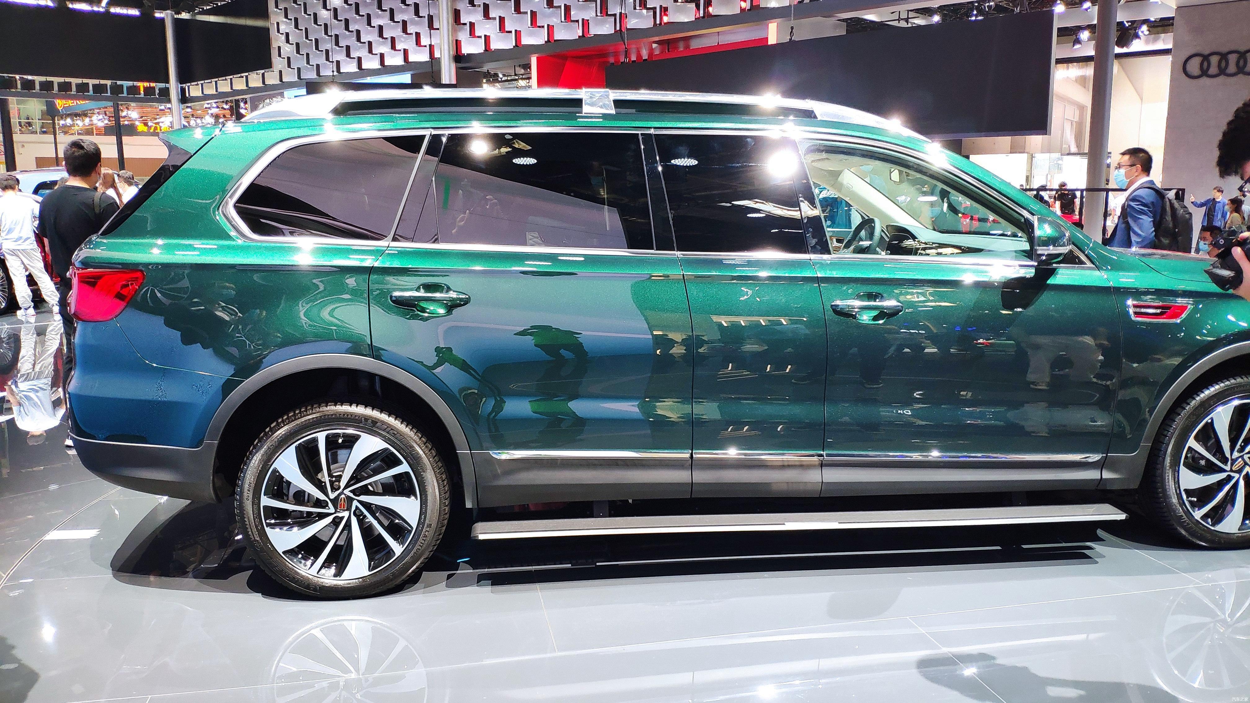 红旗hs7长轴距版亮相北京车展一口气加长500mm