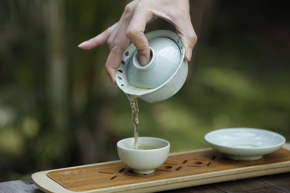 惯盖碗,多是因为觉得没法把握注水量,水多一分少一分都会影响茶汤的口